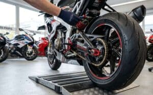 Materialkunde und technische Präzision: Die Evolution der Hochleistungsreifen in der modernen Mototechnik